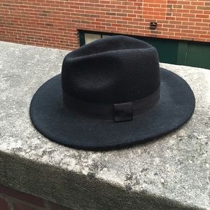 wool wide-brim fedora