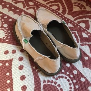 WOMENS SANUK SHOES