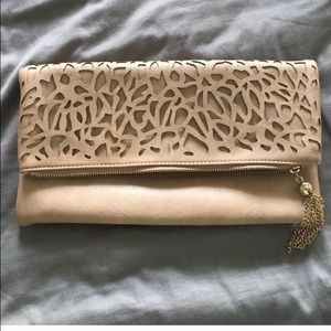 Laser cut clutch