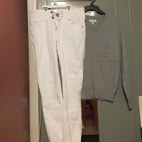 Skinny jeans & a shirt