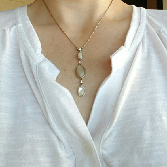 Necklace pearl white crystal