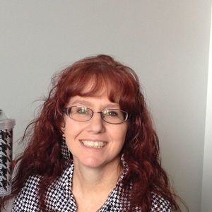 Meet your Posher, Debbie