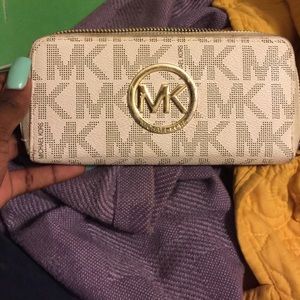 MK wallet