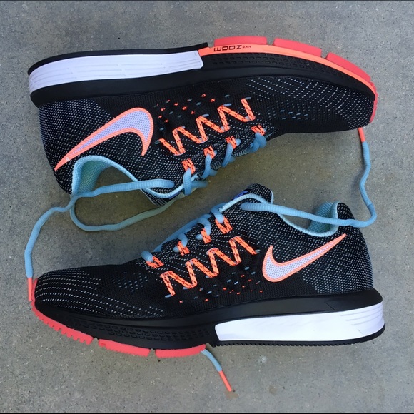 NWOB NIKE ZOOM VOMERO SZ 7 women - Picture 2 of 4