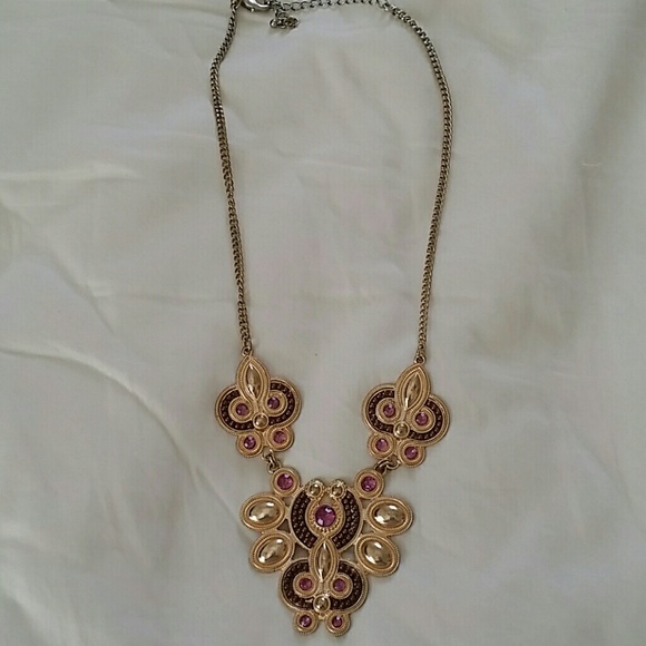 Woman's Statement Necklace