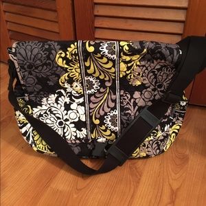 Vera Bradley Messenger Bag in Baroque