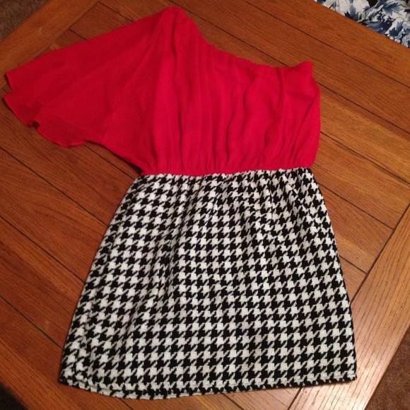 Judith March red and black dress