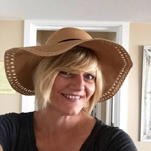 Meet your Posher, Brenda