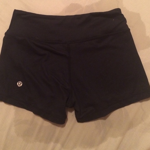 $21 Black Lululemon spandex size 4