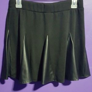Black pleated skirt