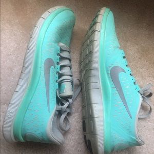 nwot nike free women size 7(READ DESCRIPTION)