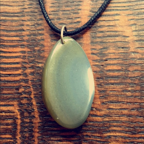 Stone choker