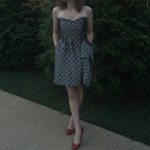 Polka-Dotted strapless dress