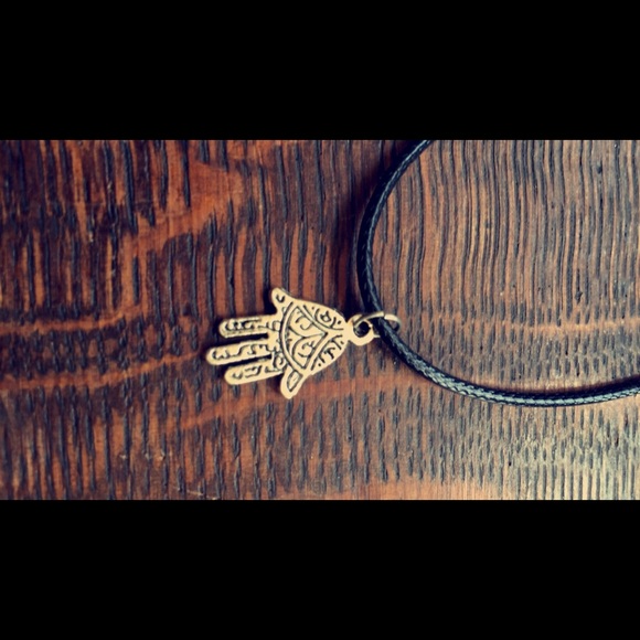 Hamsa choker