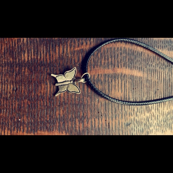 Butterfly choker