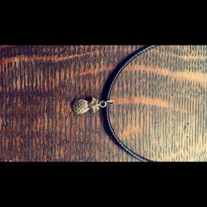 Pineapple choker