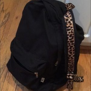 nwot vs pink backpack cheetah