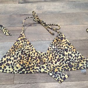Victoria's Secret Lepoard Bikini Top M