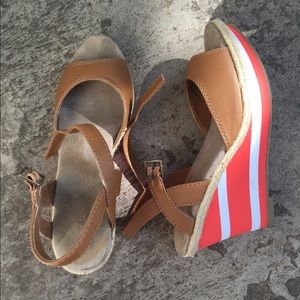 Nautical coral wedges