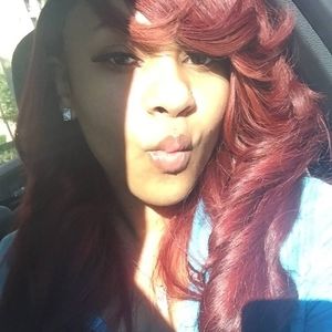 Meet your Posher, Adrianne