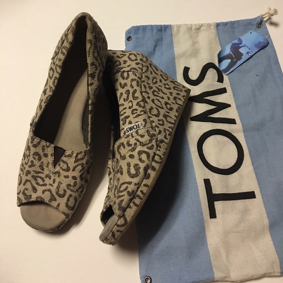 TOMS Shoes - ❗️CLEARANCE❗️ Toms wedges