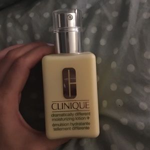 Clinique dramatically different 4.2 fl oz