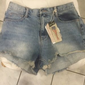 Shorts high waisted!