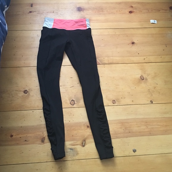 Speed right size 4 FLASH SALE 50 dollars