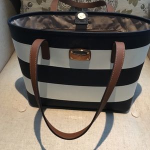 Michael Kors Navy and White shoulder bag