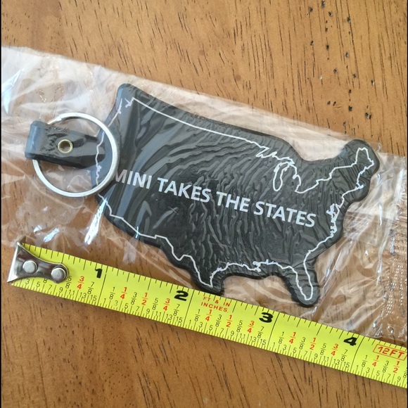 MINI Takes The States Key Ring - Picture 1 of 2