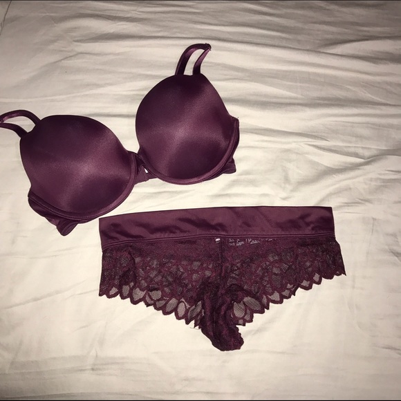 VS Pink bra and Panty set 34D/S