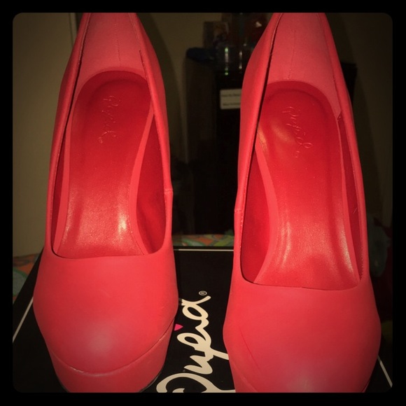 All red pump hills.