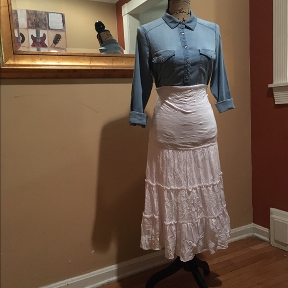 White tiered skirt.