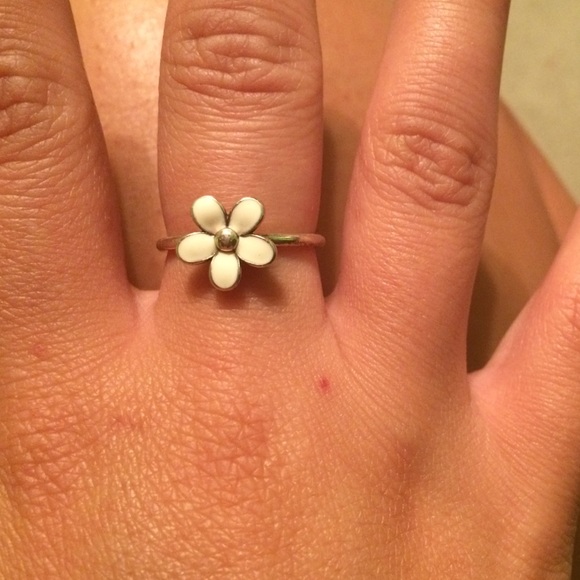 Pandora Daisy Ring