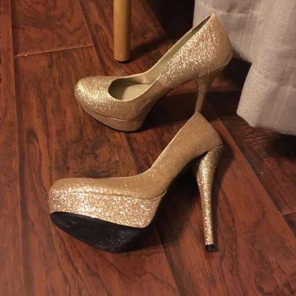Worn once gold sparkely heels! - Picture 1 of 3