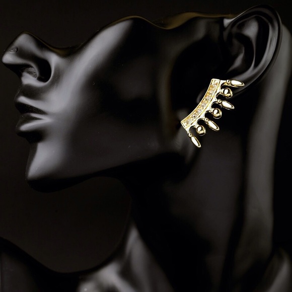 👍Host Pick👍Statement gold stud earrings. - Picture 4 of 4