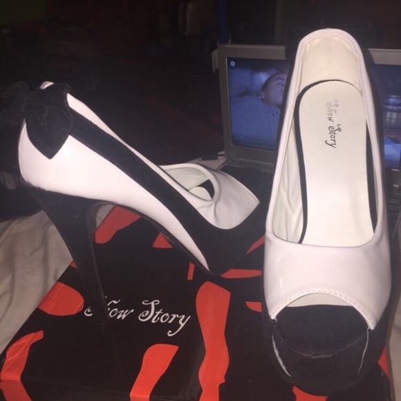 Show Story Heels - Picture 2 of 2
