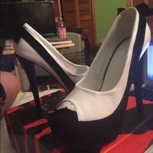 Show Story Heels