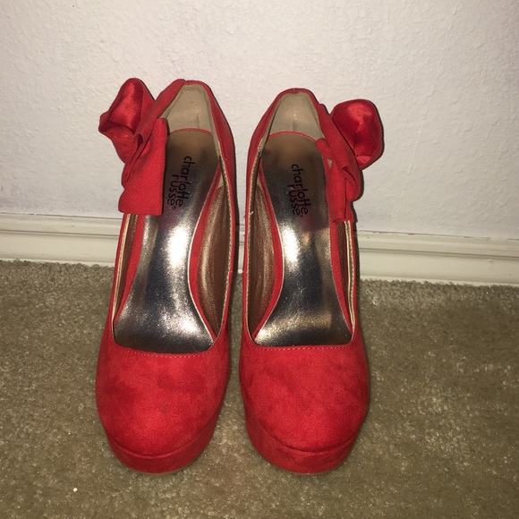 Red high heels - Picture 3 of 4