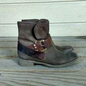 SOLD - Steve Madden ankle boots