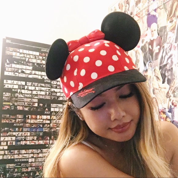 MINNIE MOUSE SNAPBACK