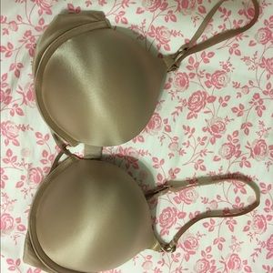 Victoria's Secret bombshell plunge bra