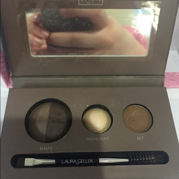 Laura brow sculpting powder brunette