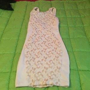 White and gold dress. Alt.B
