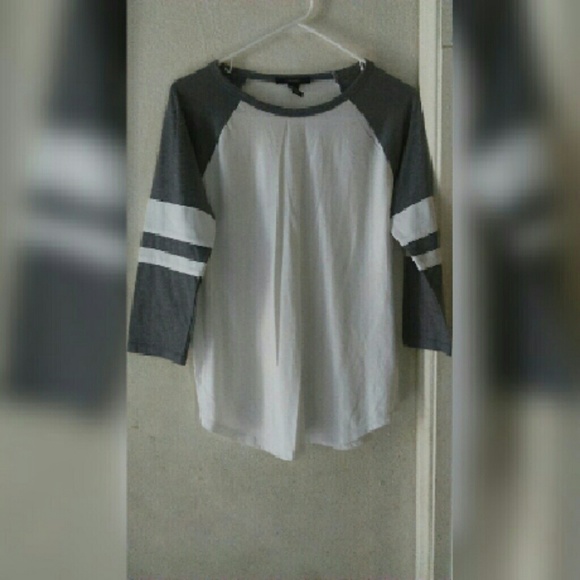 Baseball tee