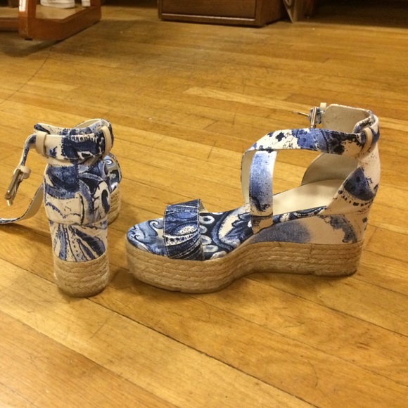 Ralph Lauren Heels - Picture 2 of 2