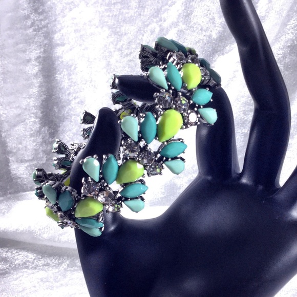 Baroque Vintage Jewelry - Blue Yellow Statement Stretch Fan Bracelet