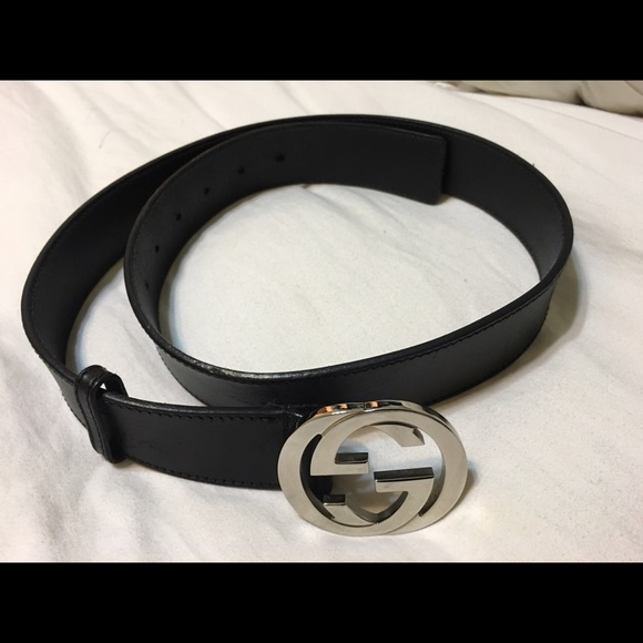 Men's Gucci belt.