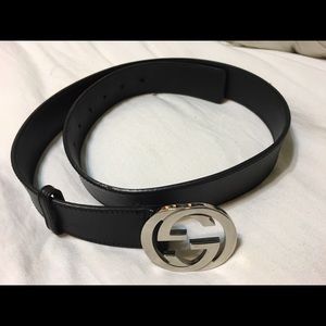 Men's Gucci belt.