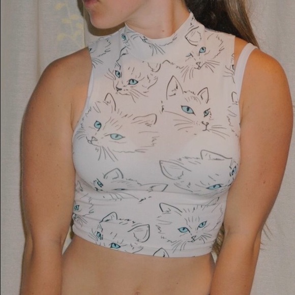 Tight, turtle neck crop top